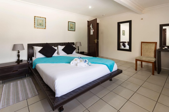 Deluxe Suites - Guest House Accommodation